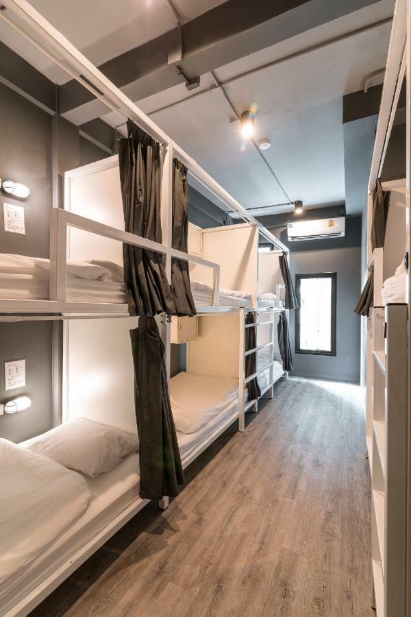 The Cocoon Hostel Bangkok Exterior photo