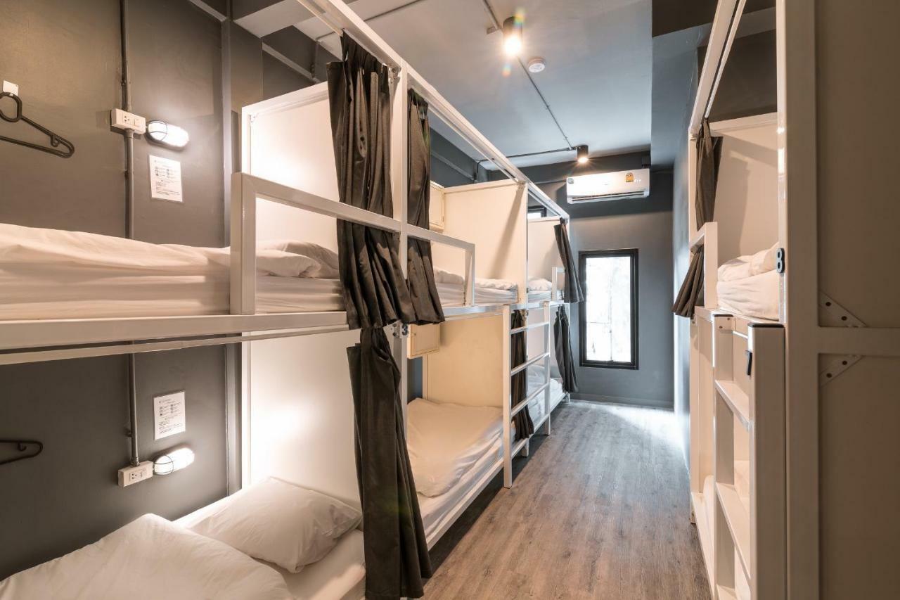 The Cocoon Hostel Bangkok Exterior photo