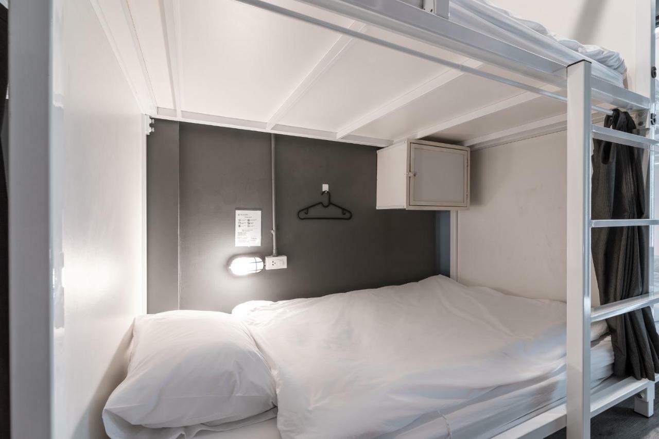 The Cocoon Hostel Bangkok Exterior photo